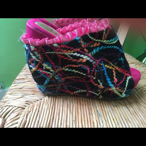 Kayleen Velvet Platforms - Picture 3 of 6